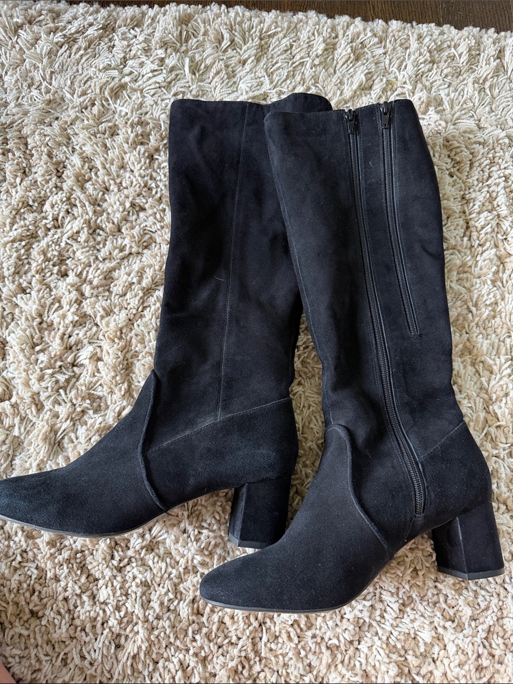 Aerosols size 9 Classic Black Suede Knee-High Women's Boots